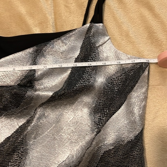 Beautiful 2 Piece Top and Pant - Picture 6 of 7